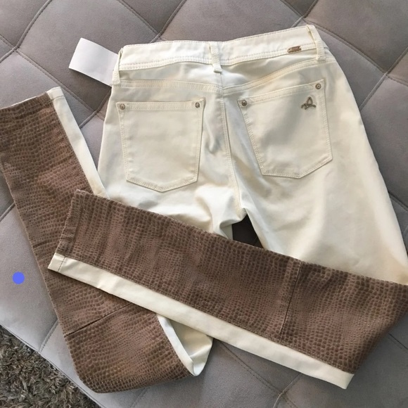💕MAKE AN OFFER 💕4 Way Stretch Comfort Emma Jeans - Picture 3 of 6